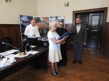 Miniatura zdjęcia: Tytuł „Zasłużony dla gminy Międzyrzecz” wręczony