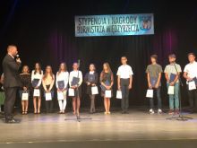 Miniatura zdjęcia: Burmistrz wręczył stypendia naukowe